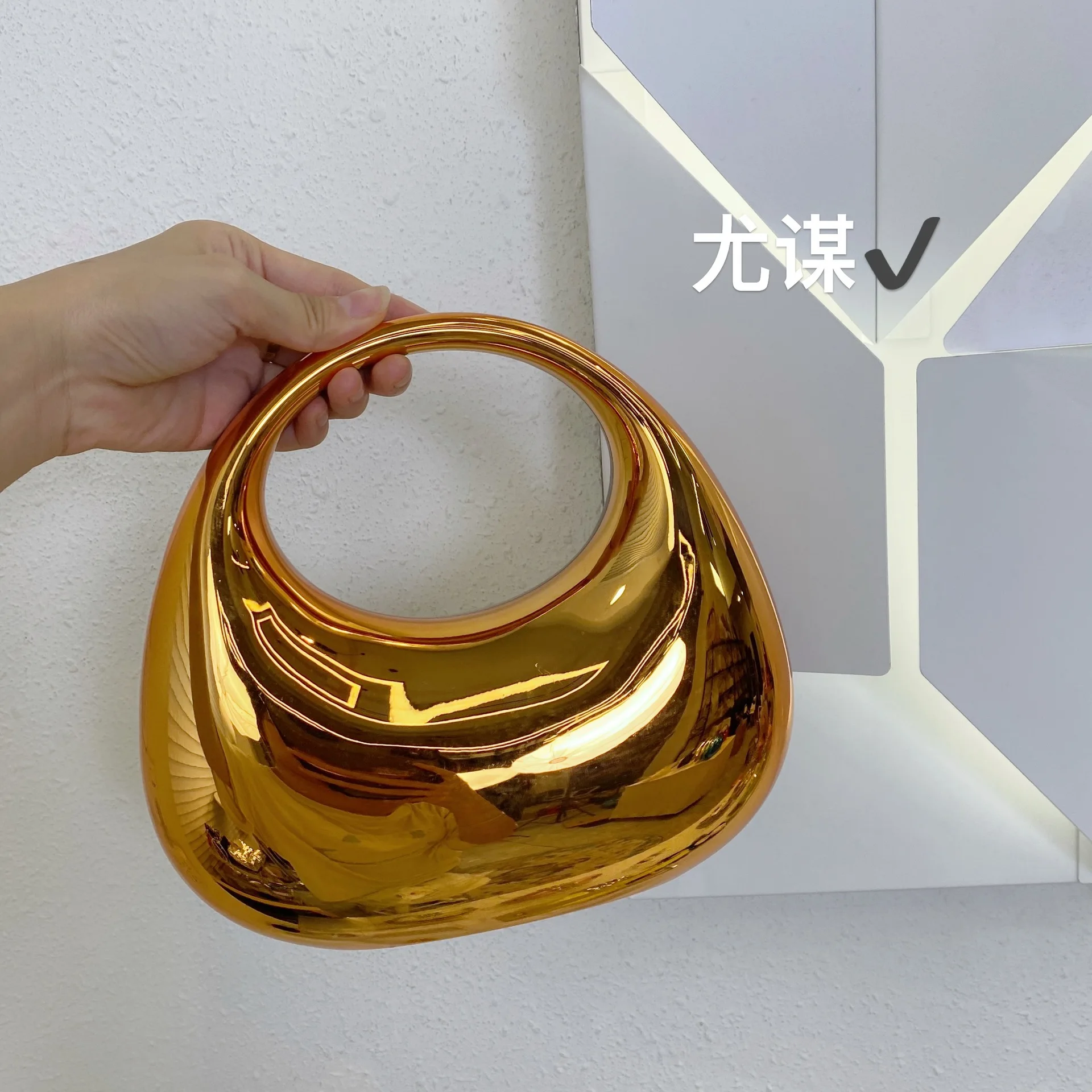 

Winter Luxury Designer Evening Clutch Clear Acrylic Women Handbags Fashion Shoulder Bag Half Moon Wedding Purses Party Tote Lady