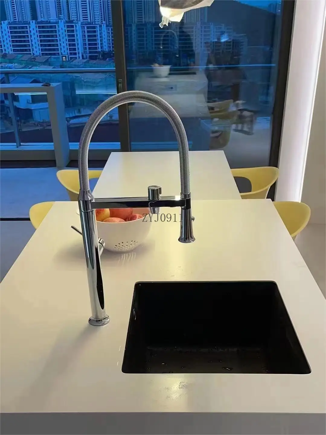 All-copper gold antique hot and cold kitchen washing basin pulling rotatable sink faucet