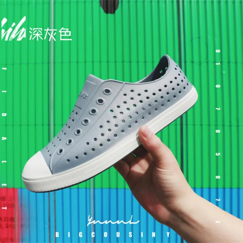 Summer Family Men's Women's Shoes Hollow Breathable Hole Shoes Baotou Wading Beach Shoes Unisex Light Casual Shoes 36 45