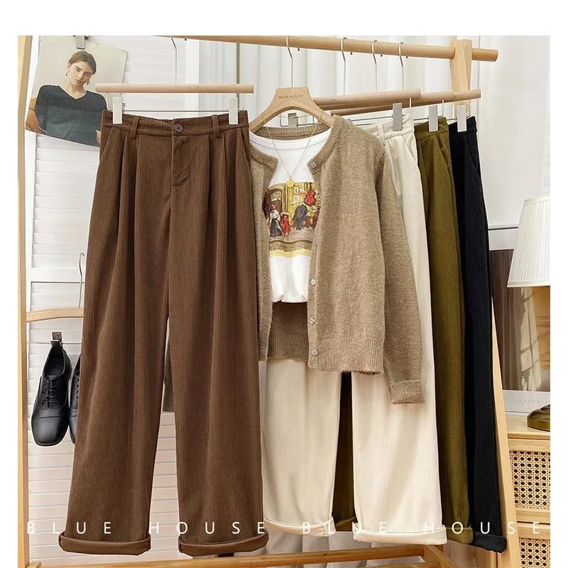 سروال قصير مخملي نسائي واسع الساق 2025 جديد لخريف وشتاء فضفاض بطول الأرض متعدد الاستخدامات مستقيم غير رسمي طويل