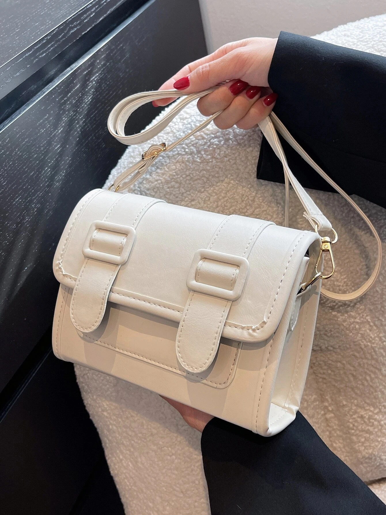 Mini Minimalist Buckle Decor Flap Fashionable Square Bag Crossbody Bag Retro Lightweight Satchel Bag Handbag For Girls Women