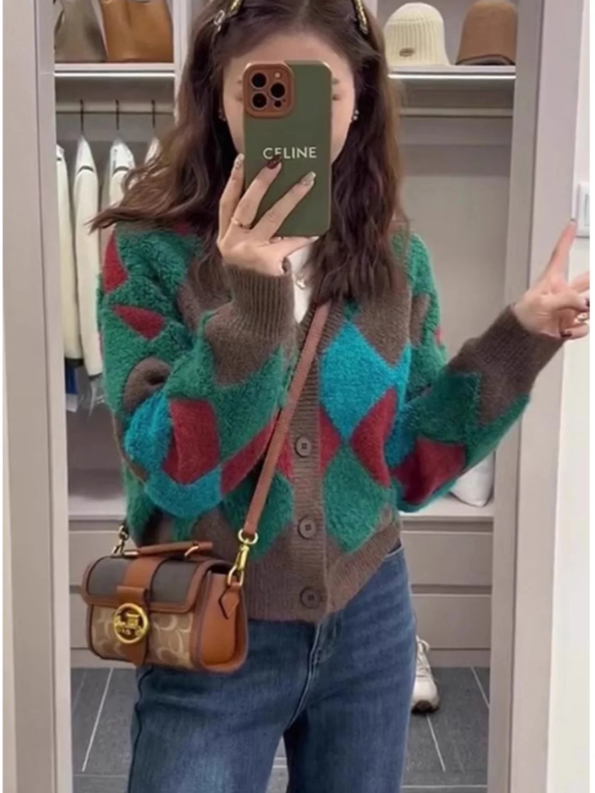 

Retro European Diamond Pattern Color Blo V-Ne Long Sve Knitted Sweater Women's Soft Loose Thiened Cardigan Coat
