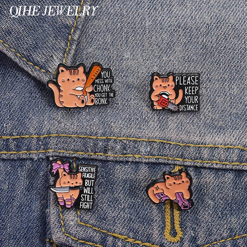 PLEASE KEEP YOUR DISTANCE Brooch Cute Cat with Knife Guns Brooch Enamel Pins Sensitive Fragile But Will Still Fight Brooch Badge