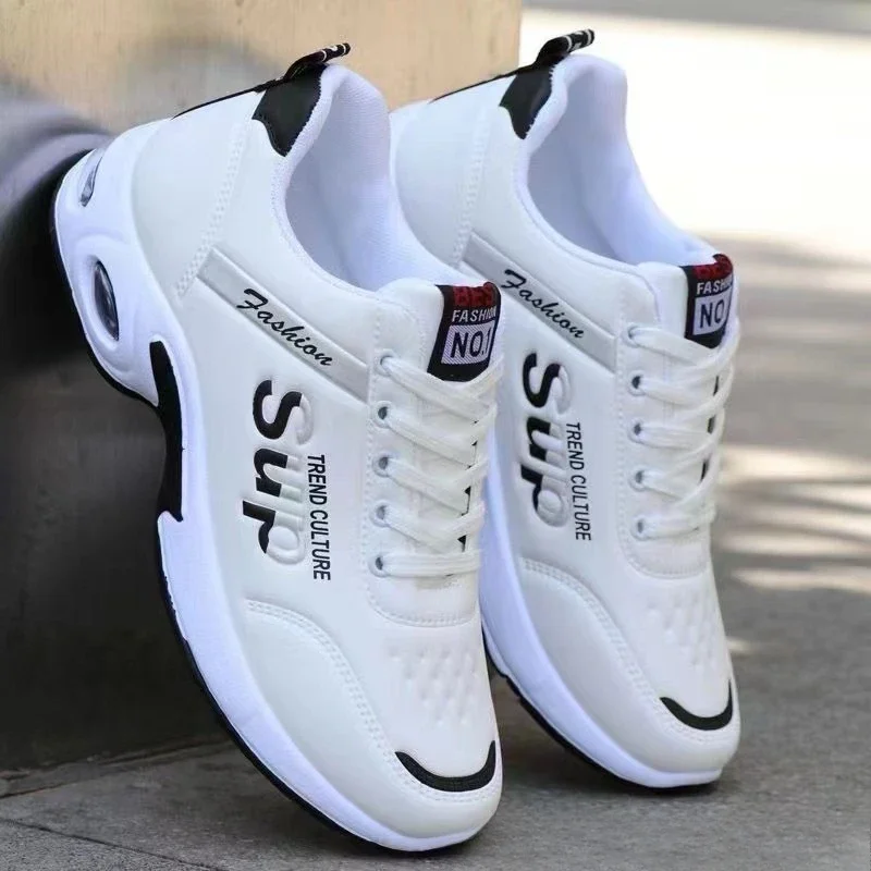 Indoor Height Increase Trendy Men's Anti Slip and Anti Odor Running Shoes with Leather Surface and Waterproof Men's Shoes Hombre