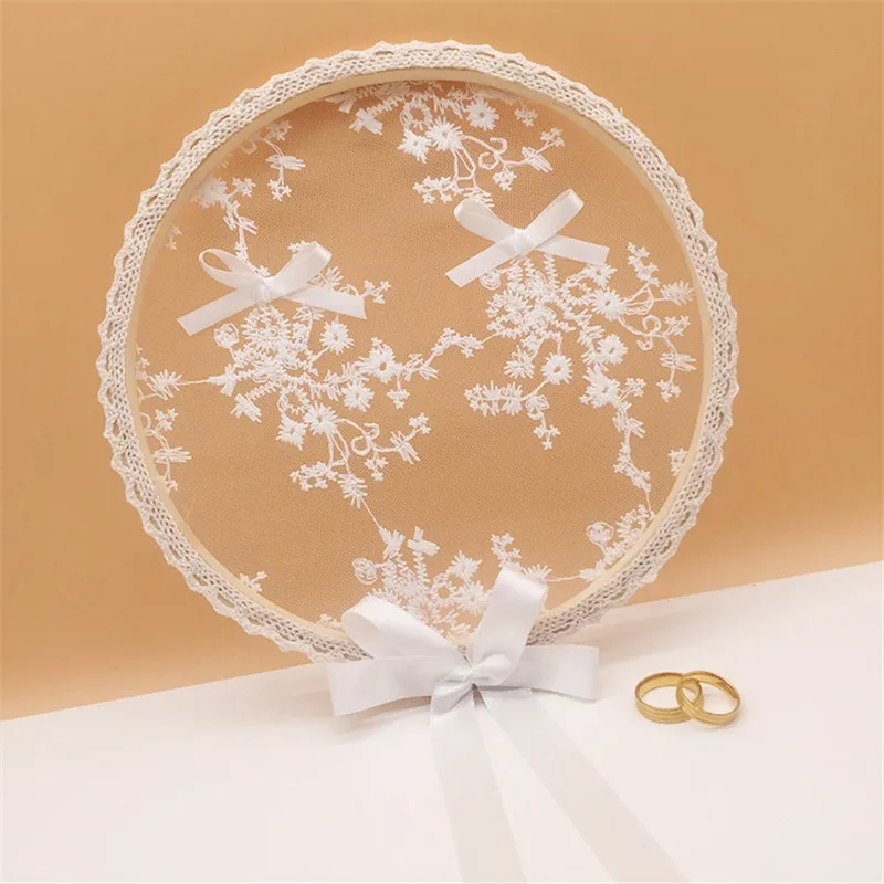 1pcs White Wood Lace Round Ring Pillow Holder Cushion Bearer Engagement Photo Props Wedding Decor Proposal Marriage Ring Pillow