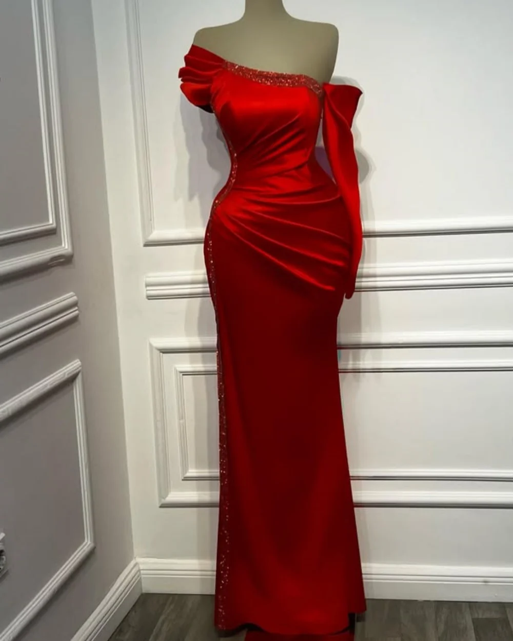 

Customized Modern Style Fashion Charmeuse Beading Pleat Mermaid One-shoulder Long Dresses Bespoke Occasion Dresses Classic Sexy