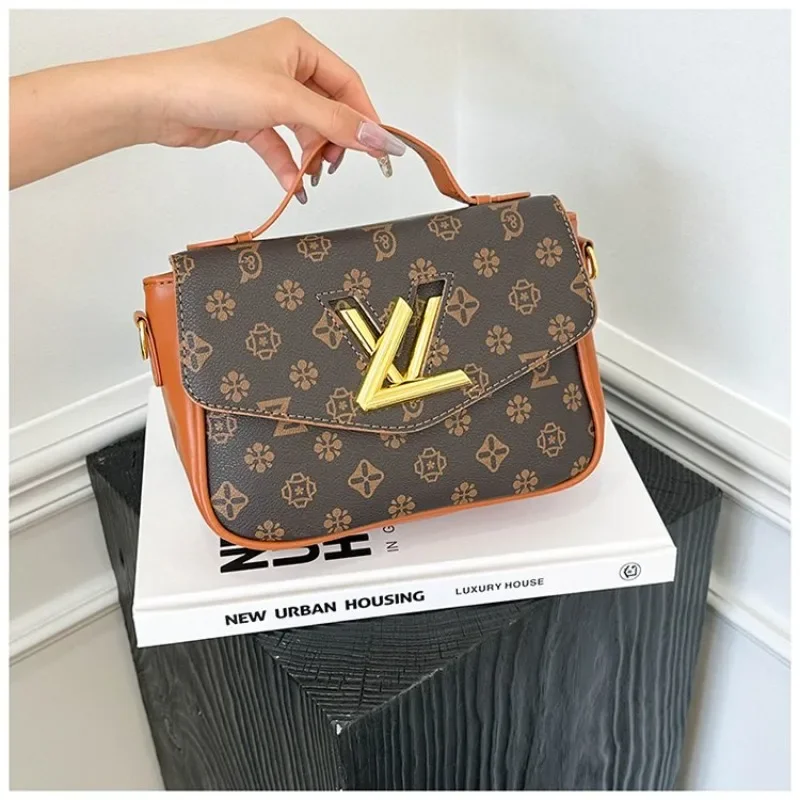 

Light Luxury Women's High-End Bag - New Flip-Top Small Square, Shoulder/Underarm, Stylish Elegant, Chic Trendy.