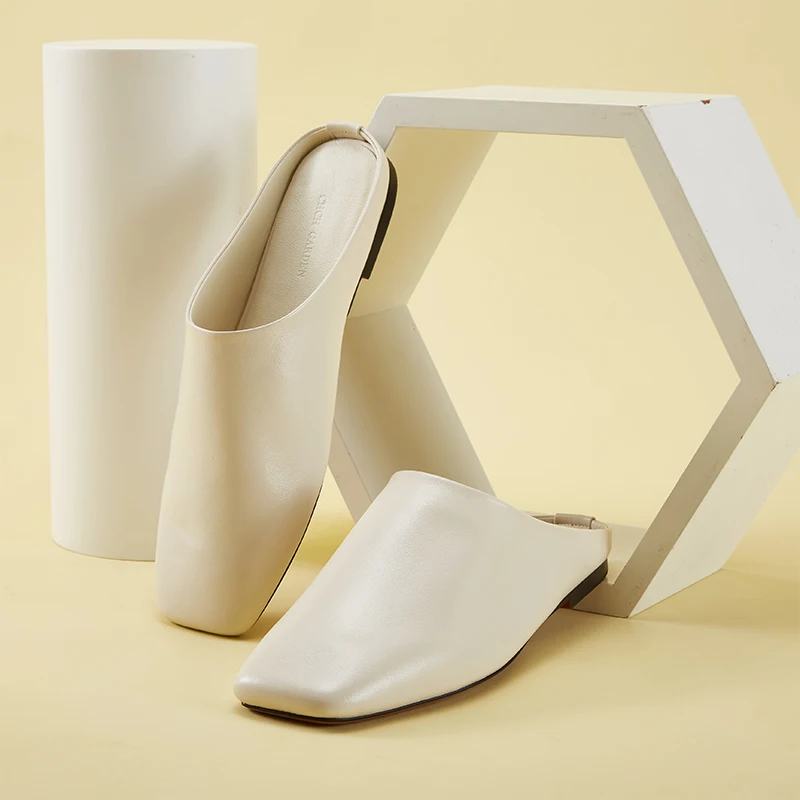 

Solid Colour Versatile Women's Casual Shoes Leather Material Simple Design Fine Workmanship Fashion Women's Slippers