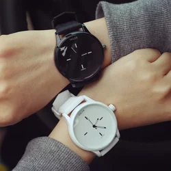 Soft Silicone Strap Jelly Quartz Watch para homens e mulheres, Amantes relógios de pulso, Preto e branco, Casal Assista