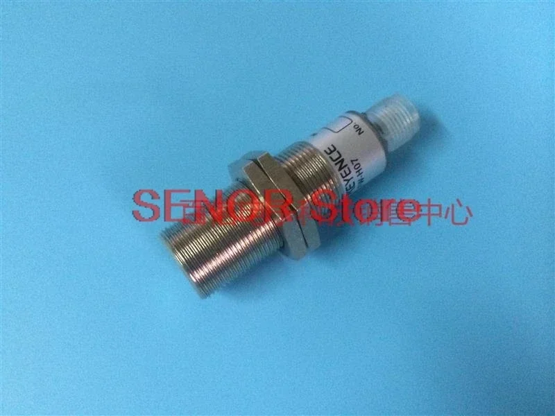 Sensor head FW-H07, detection range 150 to 630mm, operation indicator orange