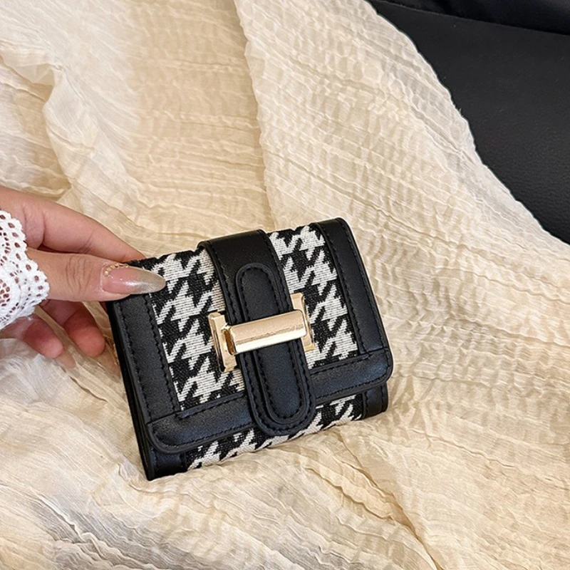 

Elegant Wallet Mini Bag For Ladies, Compact Multifunctional Design With Card Holder And Chic Details