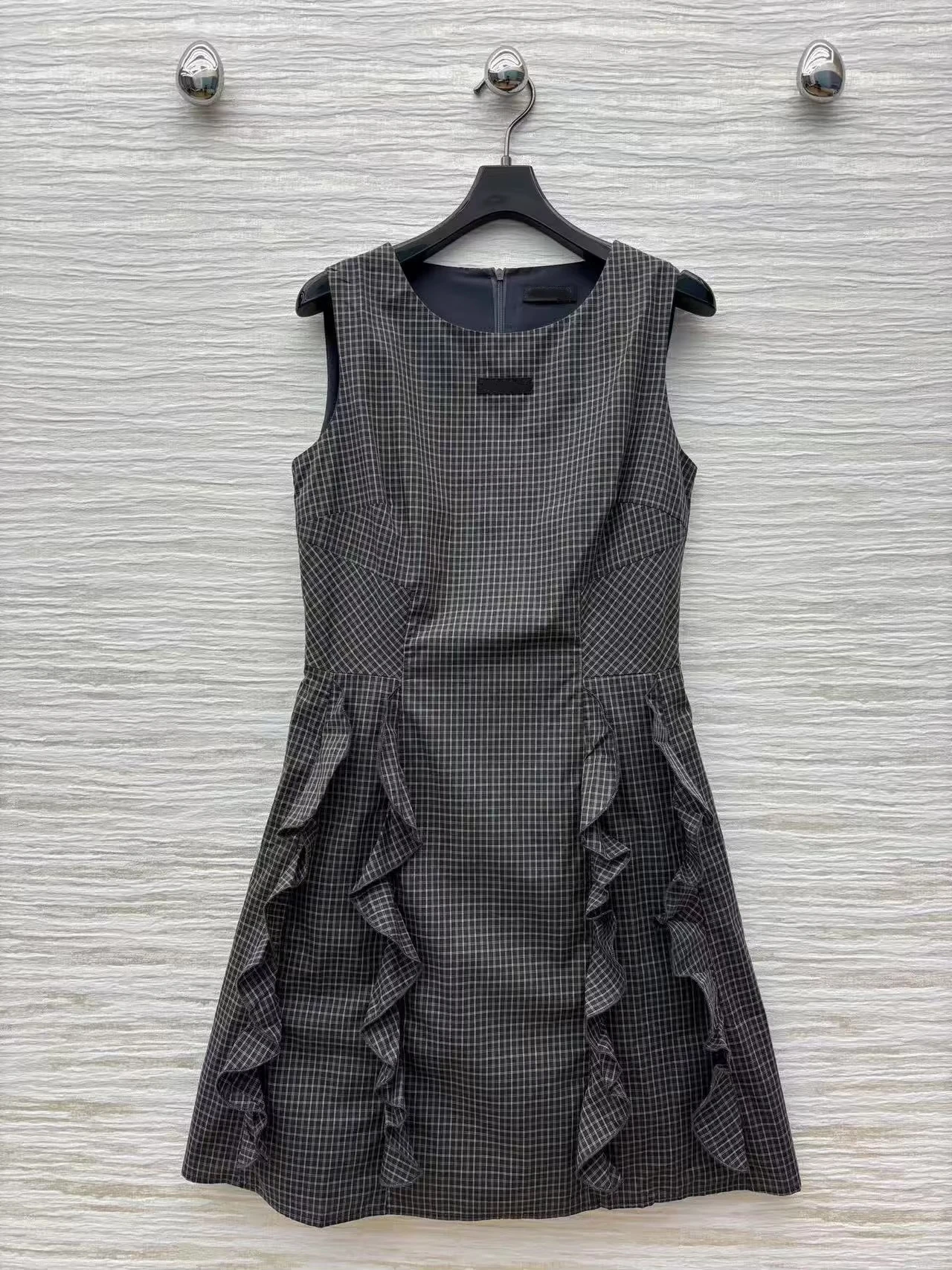 

Designer Brand 2025 New summer women's black and white check sleeveless dress, slimming effect