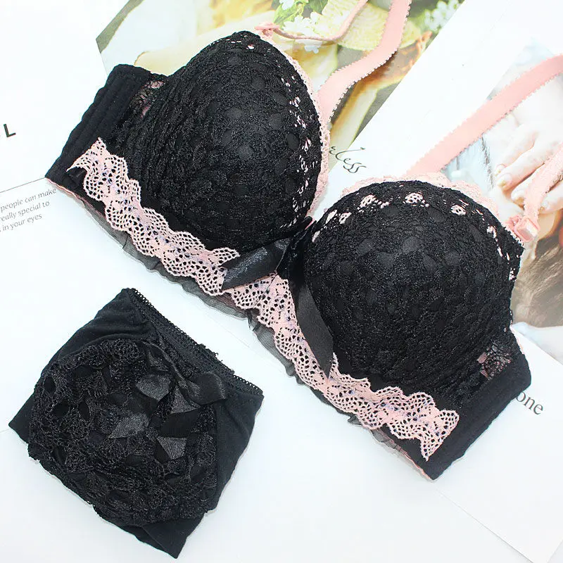 Cheap New Sexy Underwear Set 3/4 Cup Push-Up Bra And Panty Sets Brand Lace Lingerie Set Women Deep V Brassiere Black White