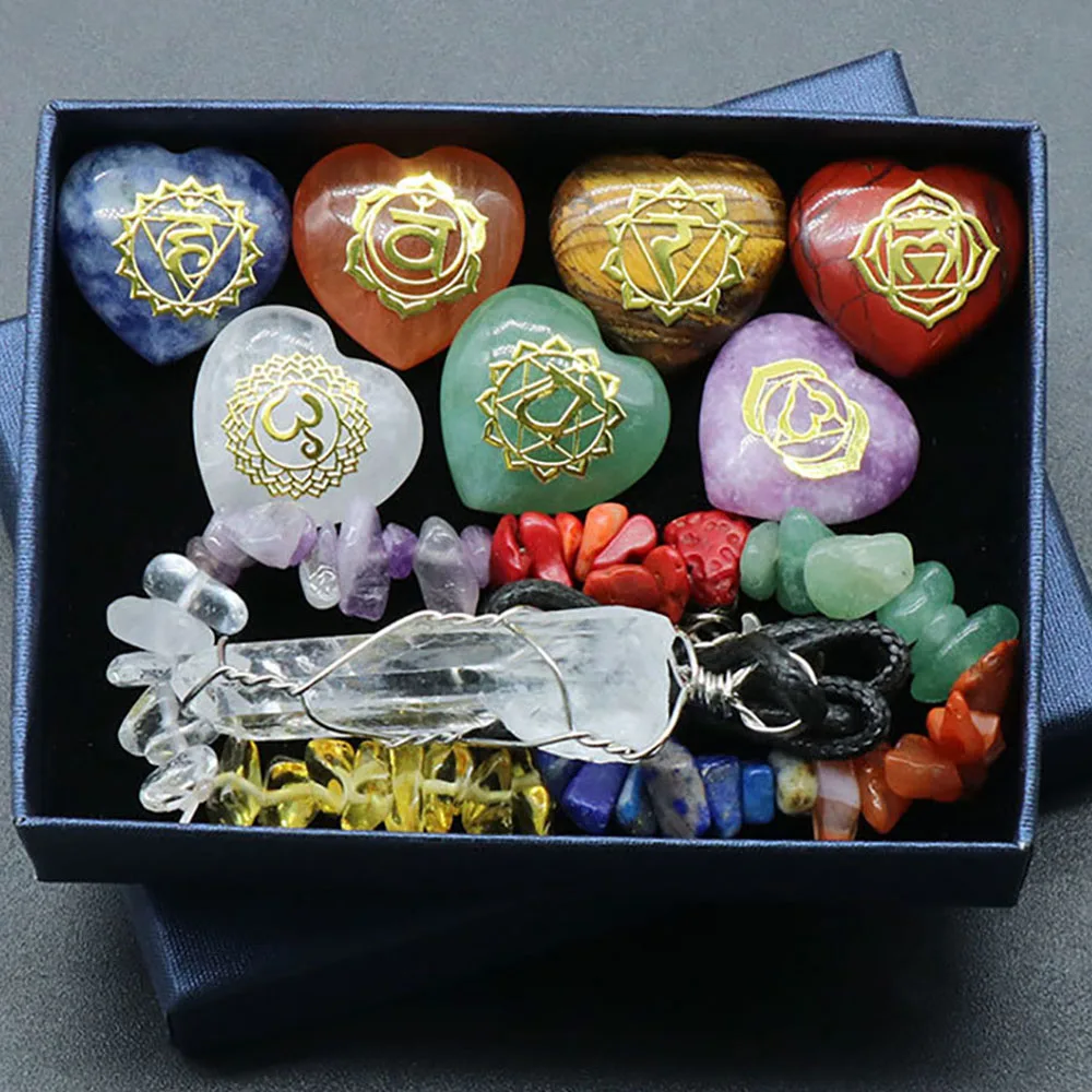 7 Chakra Natural Healing Crystals Set Heart-Shaped Tumbled Palm Stone Colorful Chips Gem Bracelet Clear Quartz Pendant Reiki Kit