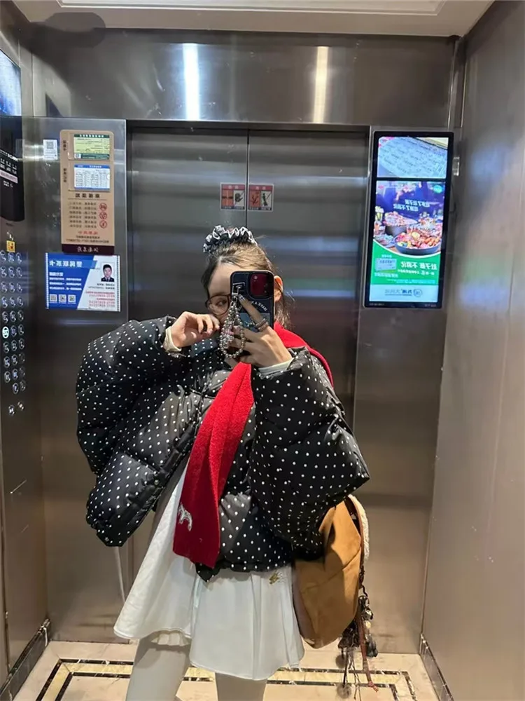 

Уникальная женская зимняя куртка с принтом в горошек, утепленная хлопком, в европейском ретро-стиле, очень милое пальто-пуховик