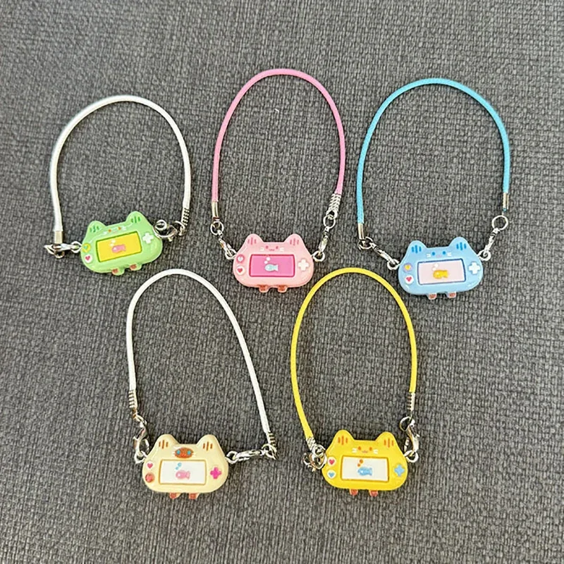 

Креативная мини-симуляторная игровая консоль, подвеска с мультяшным нарядом, игрушка, украшение для кукольного домика, аксессуары для украшения на шею куклы