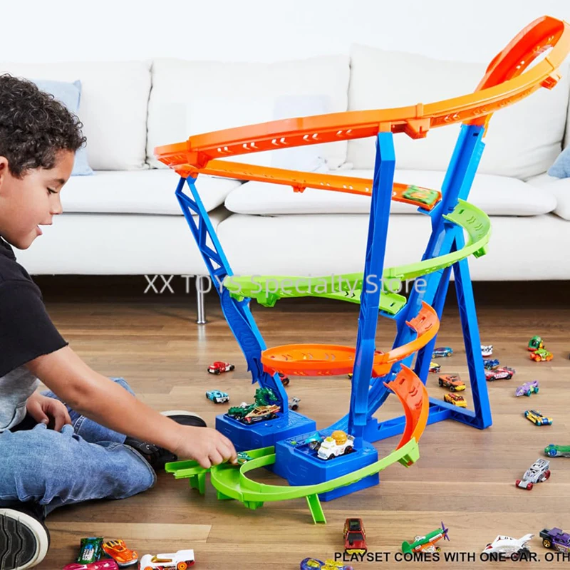 Hot Wheels Action Spiral Speed Crash Toy Car Track Set 29-in Tall Track with 1:64 Scale Car Boys Track Toys Set Birthday Present