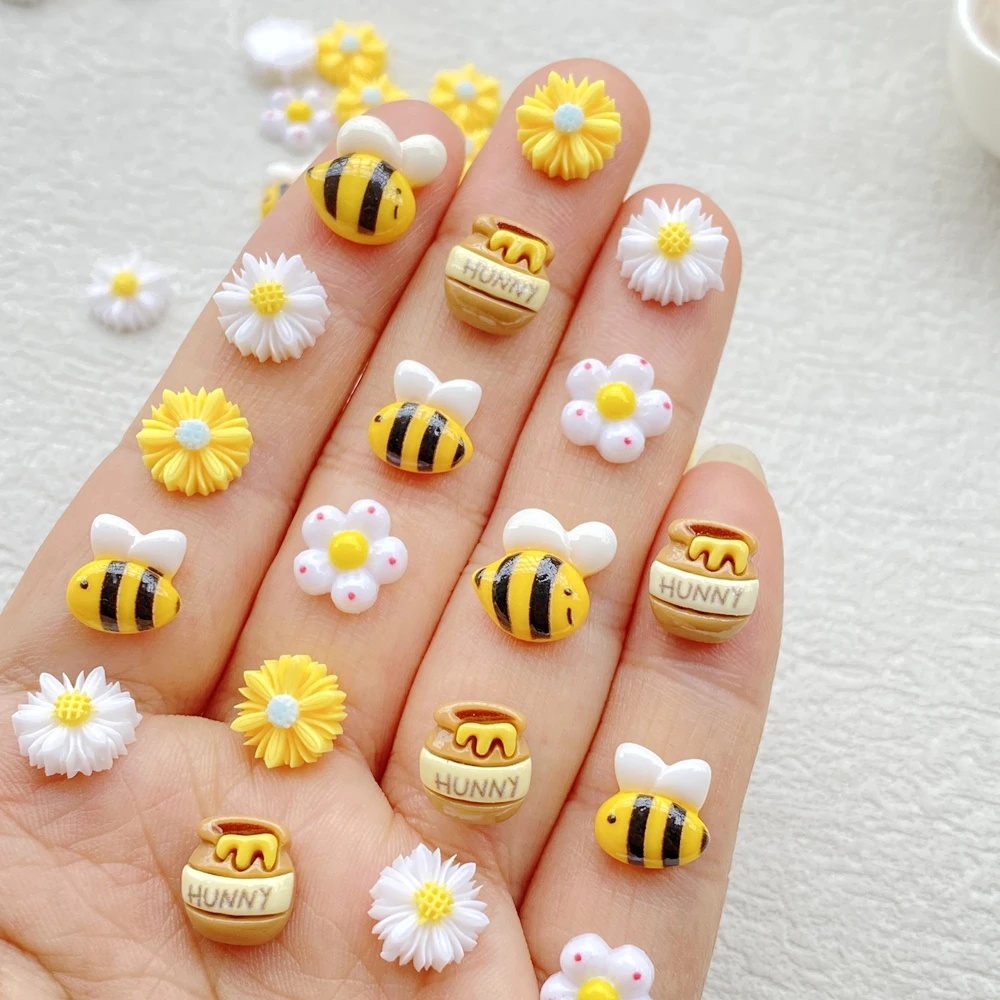 50 Stück niedliche Mini-Cartoon-Bienen aus Kunstharz, kleine Blumen, Chrysanthemen, Kunstnägel mit flacher Rückseite, DIY-Scrapbook-Dekoration, Schmuck, Bastelarbeiten – Detail 5