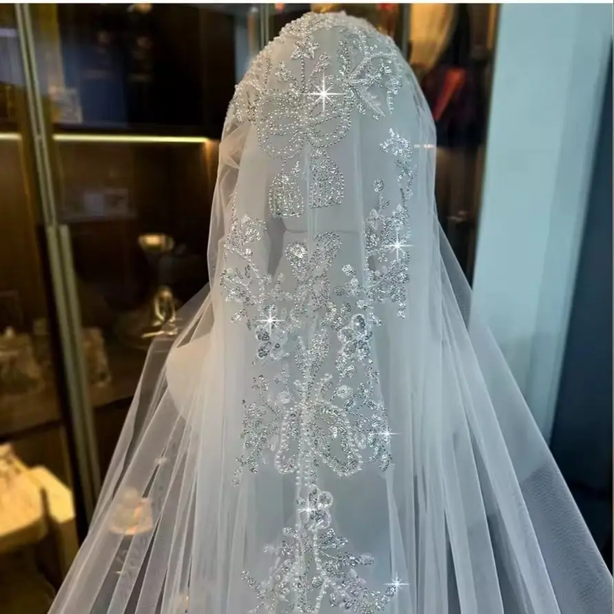 Exquisite 3.5m Long Wedding Veil Mantilla Bridal Veil with Comb Sparkling Beading Sequins Ivory Real Picture Wedding Ceremony