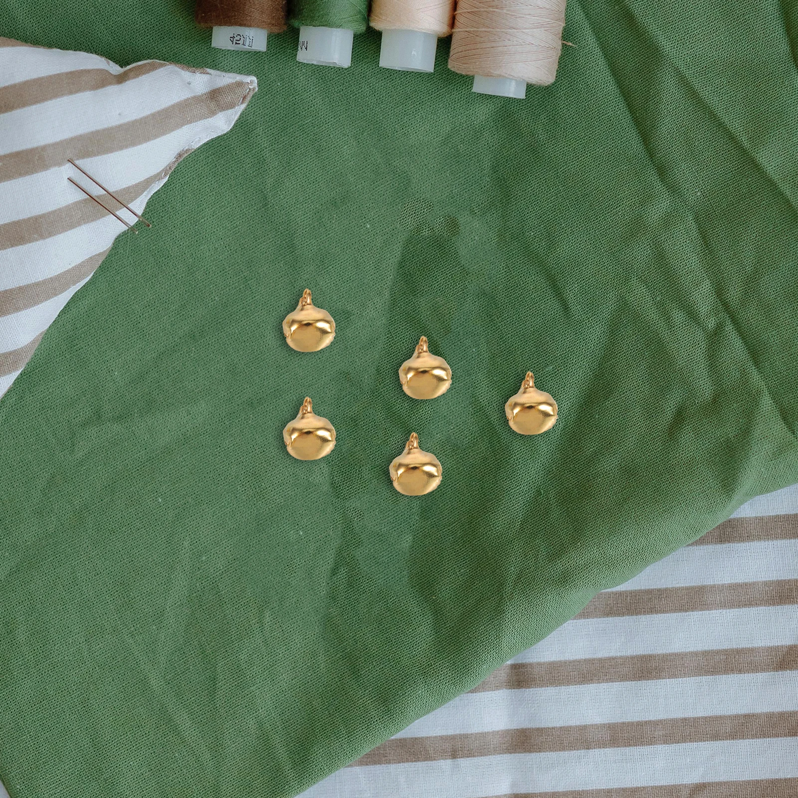 

200 Pcs Decorative Bells Vintage Accessories Pendant Christmas Golden Craft Ornament