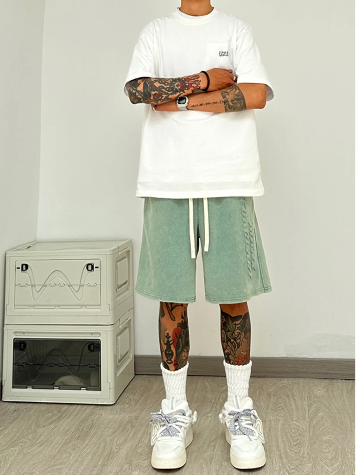 

Светло-зеленые повседневные мужские шорты с эффектом потертости, летние свободные прямые брюки-бермуды, стильные прямые брюки в уличном стиле