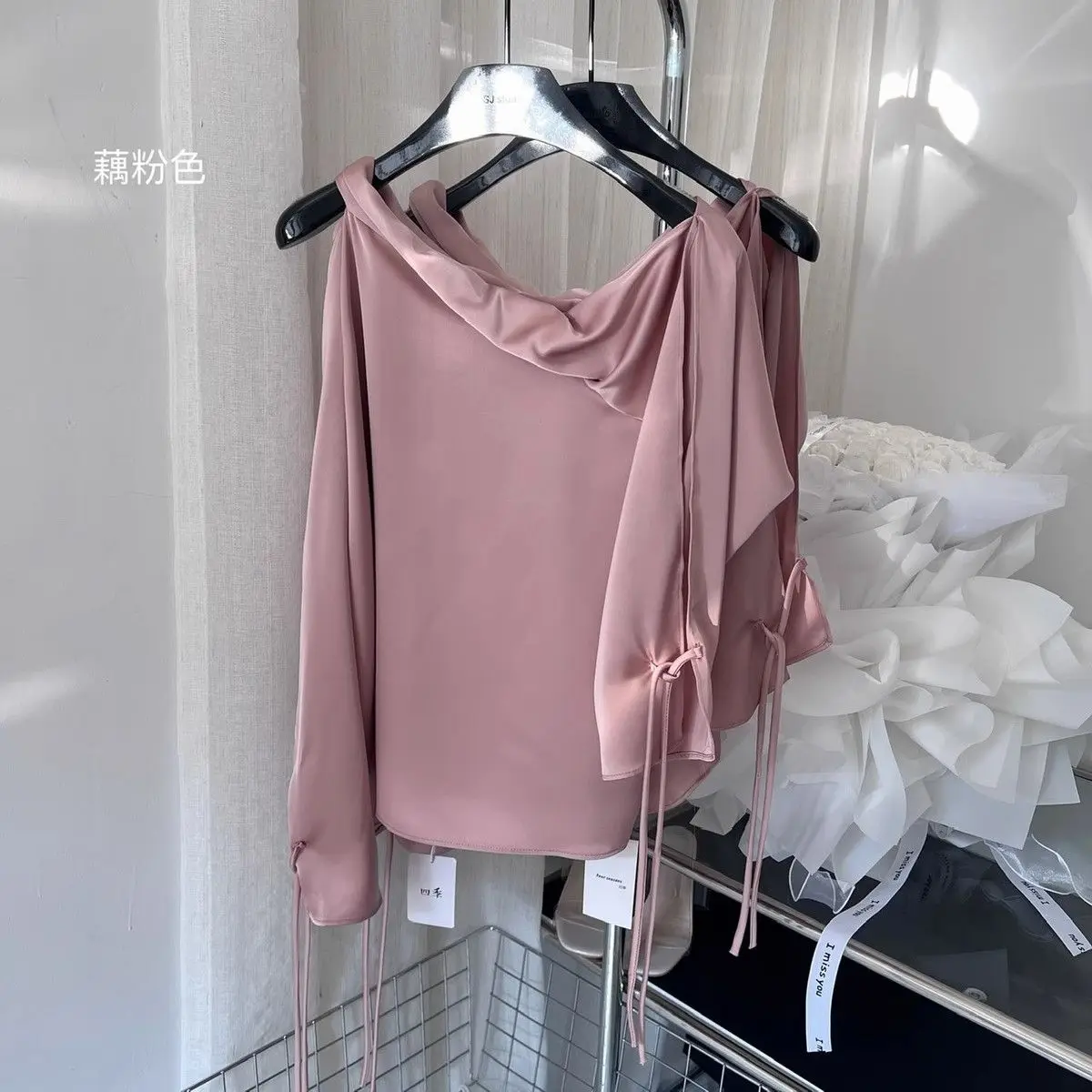 

Lace up shirt with waistband pleated satin top for women's spring 2024 new tops women blouse women