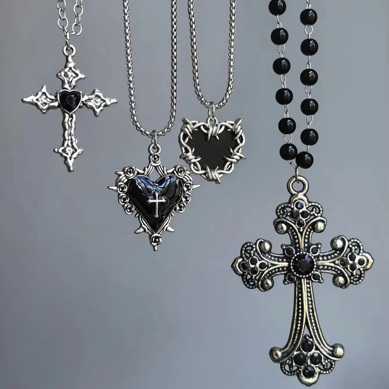 4Pcs Gothic Necklace Set Retro Decorative Cross Black Heart Pendant Necklace Dark Party Aesthetic Jewelry