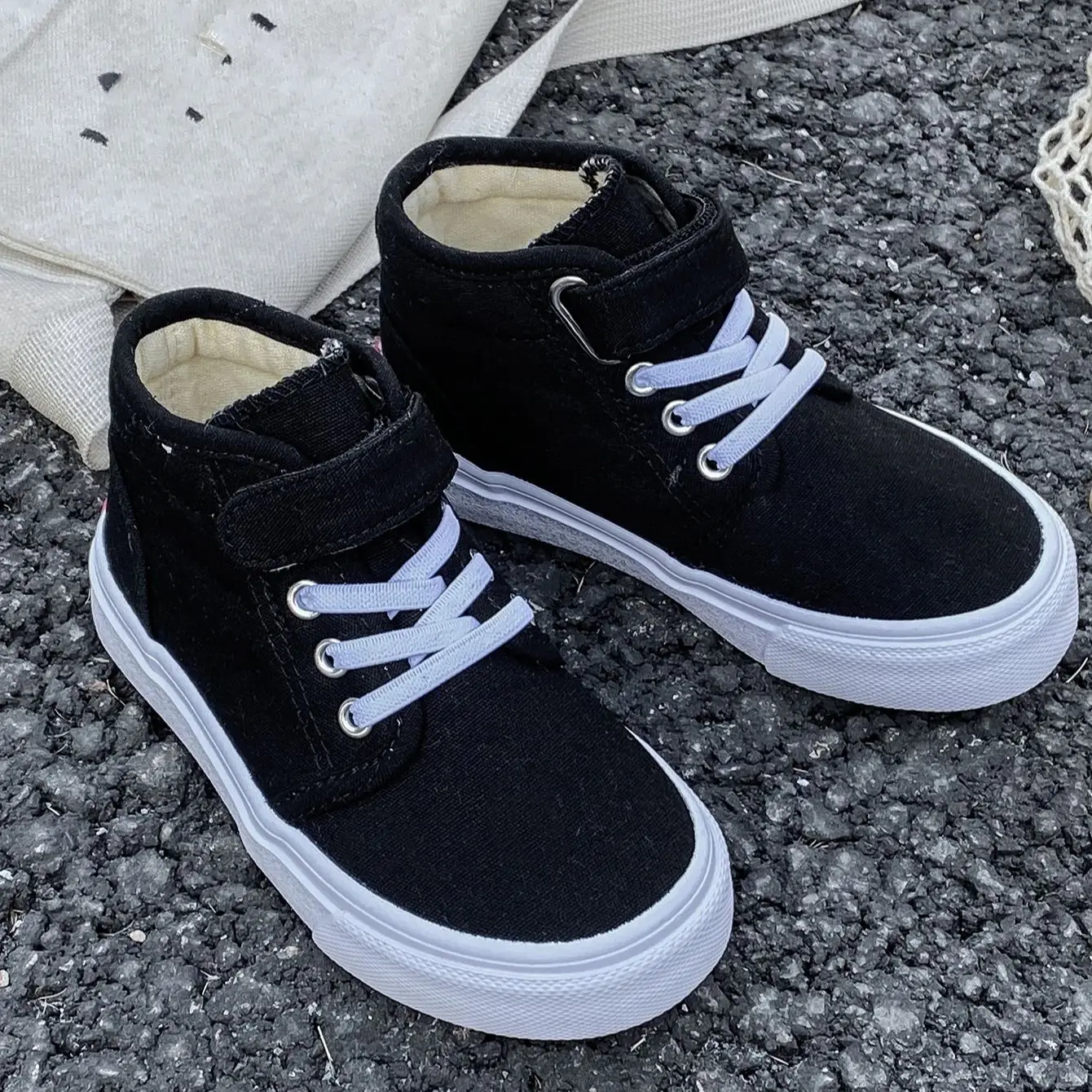 2129 Breathable soft soled fashionable canvas shoes, solid color high top cloth shoes, boys' and girls' trendy board shoes