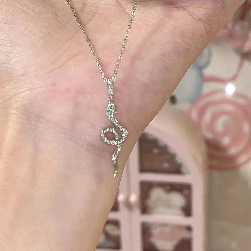 女性のためのスネークネックレス,新しいグリーンの目,ラグジュアリー,スネークペンダント,誕生日プレゼント,ウェディングジュエリー,トレンド2022