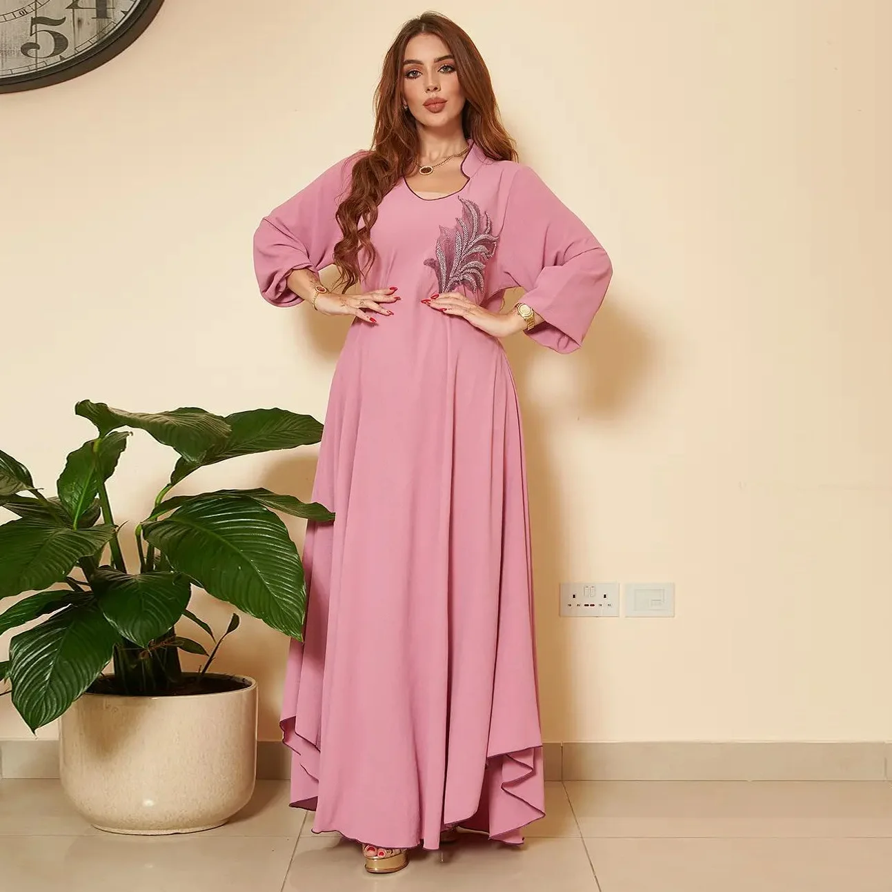 

Chest Applique Abaya Solid Color Dress Women Muslim Stand Collar V-neck Gown Fashion Casual Loose Robe Elastic Cuffs Djellaba