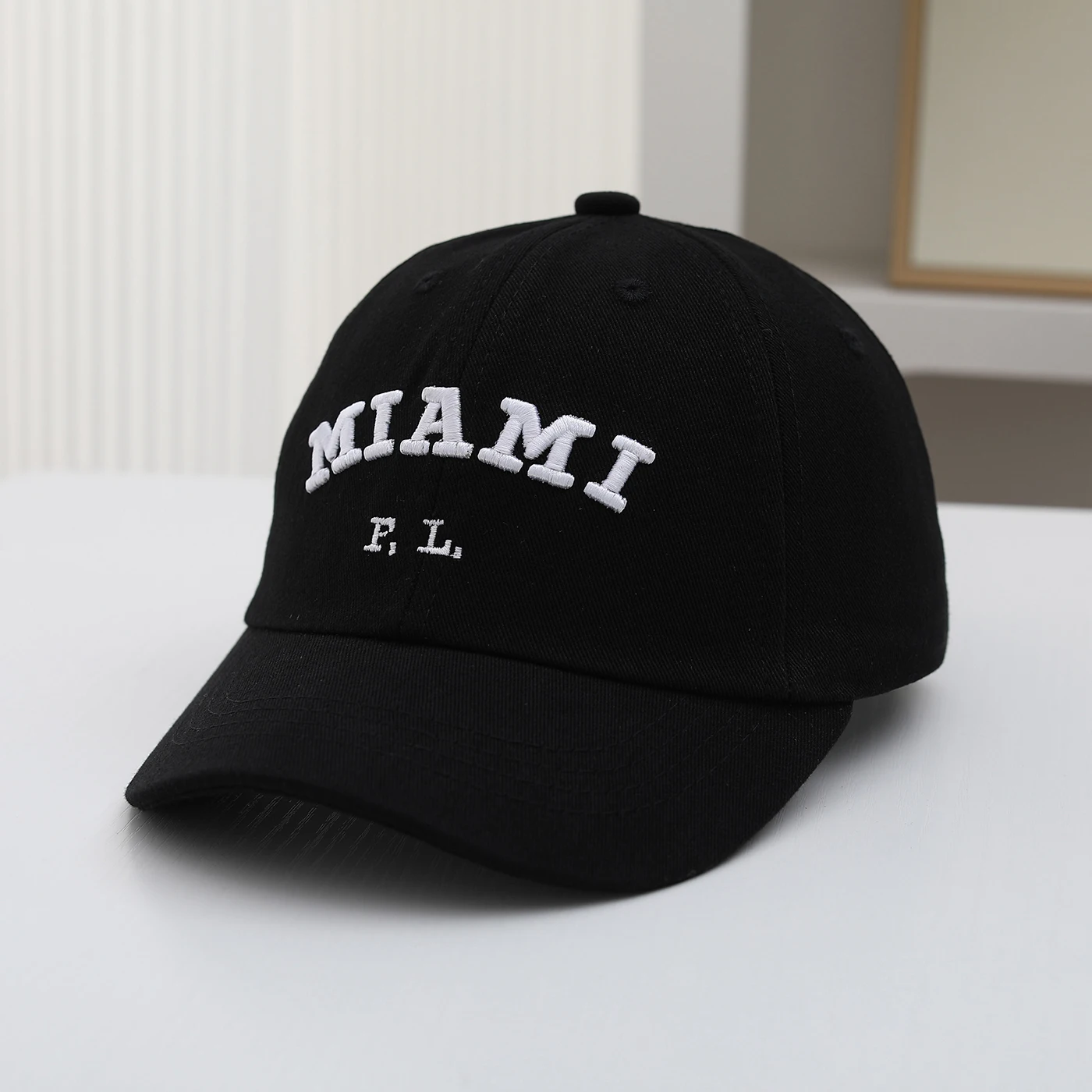 

Children's "MIAMIF.L" letter-stitched baby baseball cap, solid color with adjustable back strap,suitable for both boys and girls