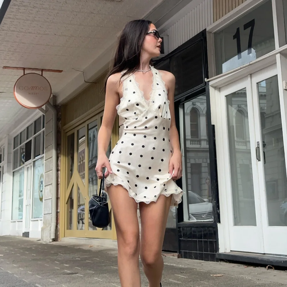 Robe courte moulante en Satin à pois, col licou, dentelle, sans manches, dos nu, nouvelle collection été 2025