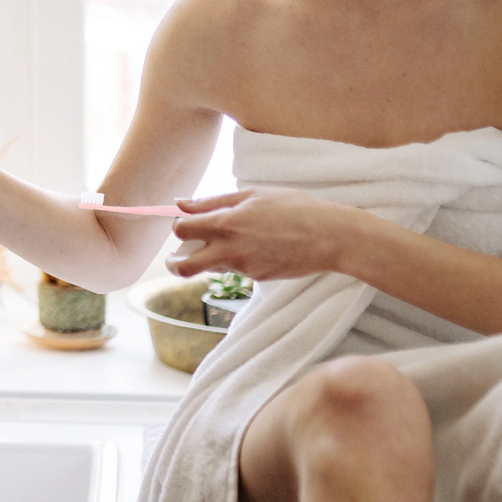 แปรงสีฟันขนนุ่ม 6 ชิ้น พร้อมที่ขูดลิ้น ขนแปรงนุ่มพิเศษ ทำความสะอาดฟันด้วยมือ สะดวกสบาย พกพาสะดวก สำหรับผู้ใหญ่ เดินทาง