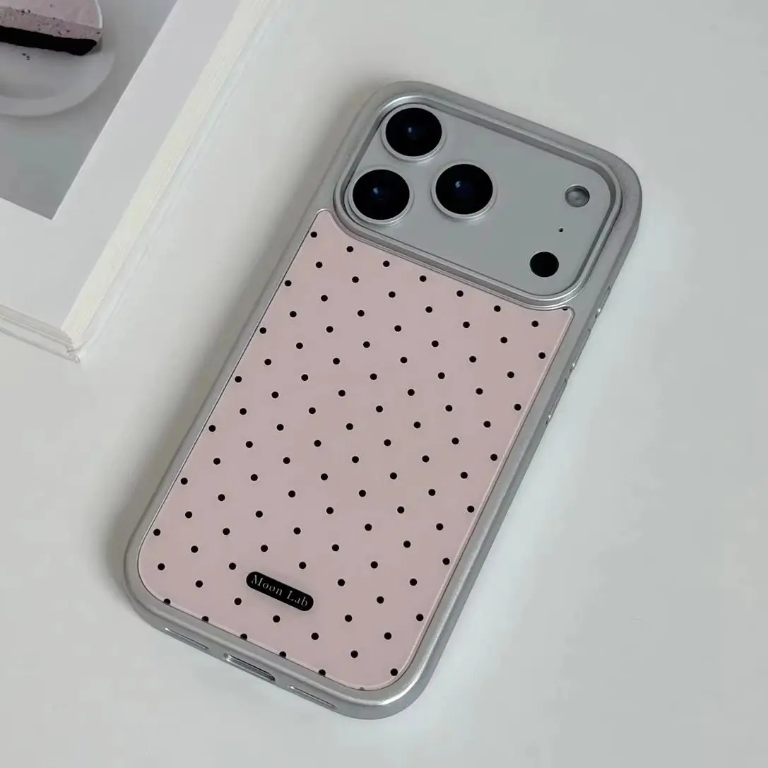 Funda para iPhone con diseño de lunares rosas, estilo coreano, para los modelos Ultra 18, 17, Air 16, 15, 14, 13, 12, 11 Pro Max y Plus, con marco plateado y diseño moderno.