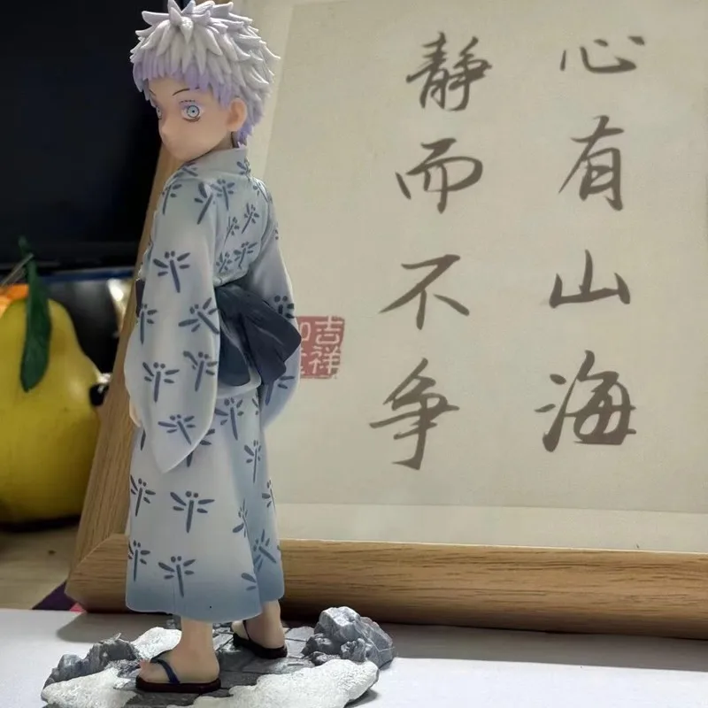 17cm Jujutsu Kaisen Kleine Gojo Satoru GK Anime-Figuren Computer-Puppe Modell Trendiges Spielzeug für Jungen Sammlerstück Desktop-Ornament Geschenk