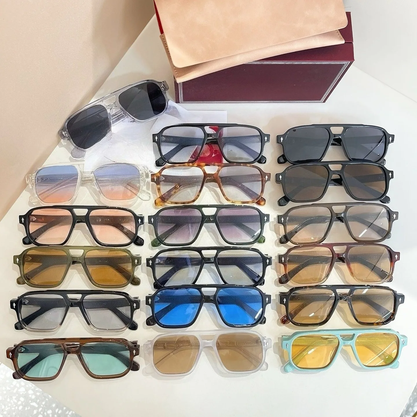 إيفانز: أيقونة فاخرة. تتميز النظارات الشمسية ذات العلامة التجارية الأصلية المصممة بأسلوب خالد وحماية ممتازة من الأشعة فوق البنفسجية 400