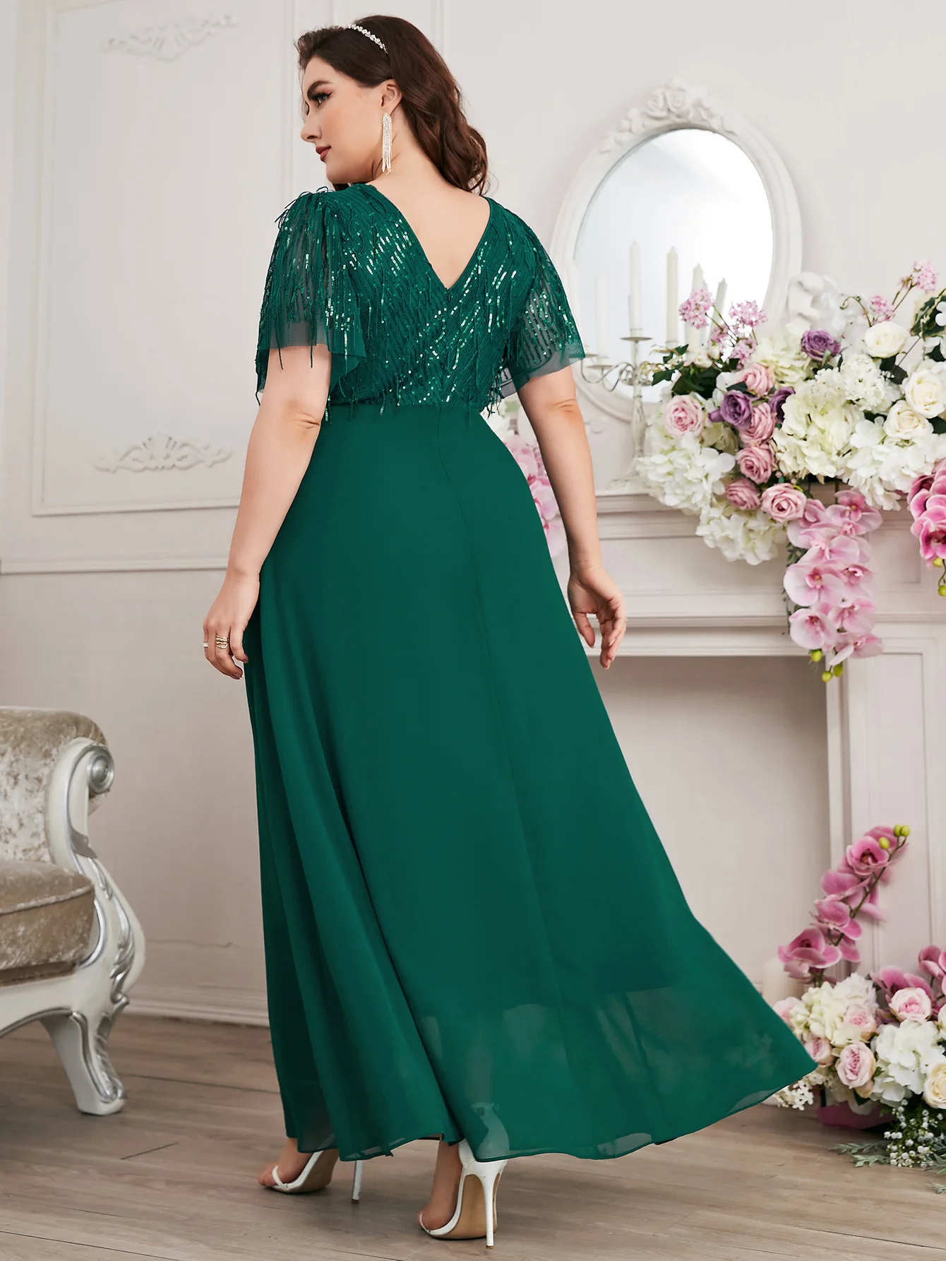Exquisite Sequined Double V-neck Chiffon Long Plus Size Formal Evening Dress With Short Sleeves Green