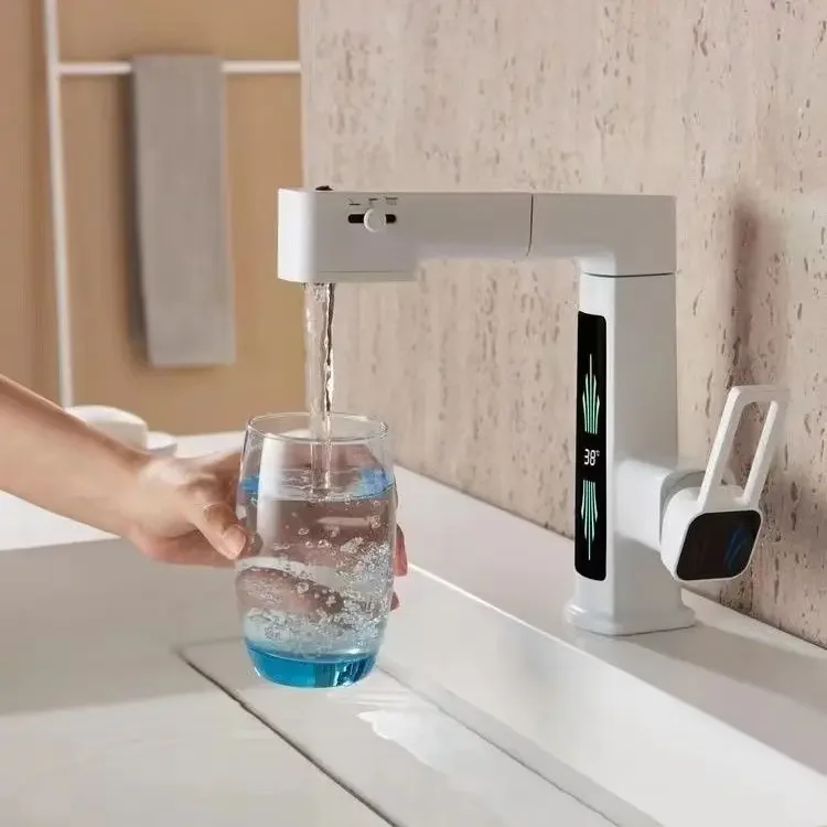 Light luxury white bathroom faucet spray pull-out beauty hot and cold faucet digital display all-copper bathroom tap G1/2G3/8