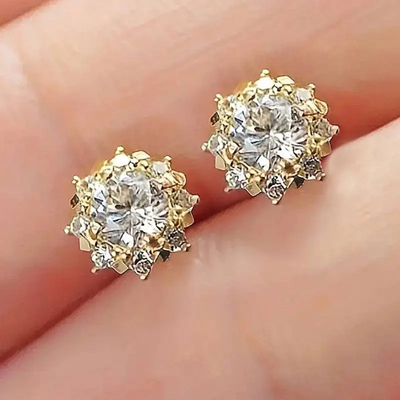 Huitan Funkelnde Blumen-Design-Ohrstecker für Damen, vollständig mit Zirkonia besetzt, Party-Trend-Accessoires für Verlobungen, vielseitiger Schmuck