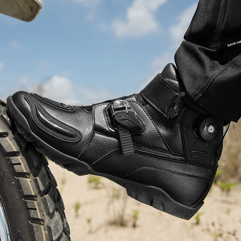 Scarpe da moto da uomo stivali da equitazione professionali alti Moda taglie forti Stivali protettivi antivento impermeabili con suola in gomma