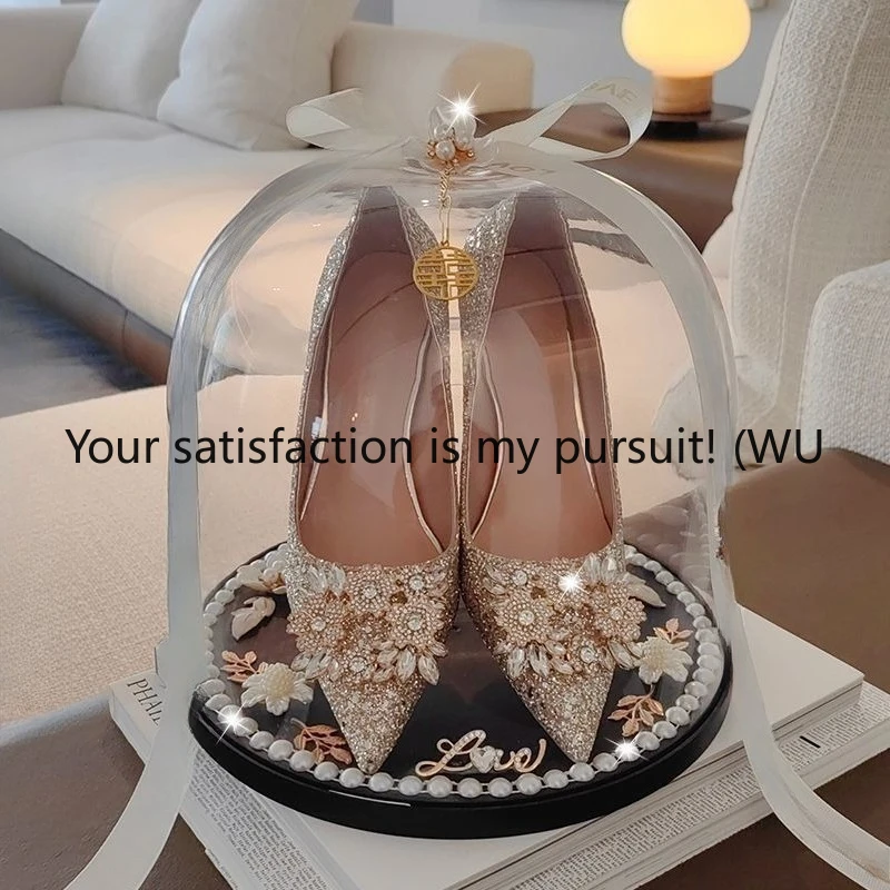 

Pick up game props, rings, wedding shoes, boxes with locks and blocked doors, small hidden artifacts, crystal shoe boxes