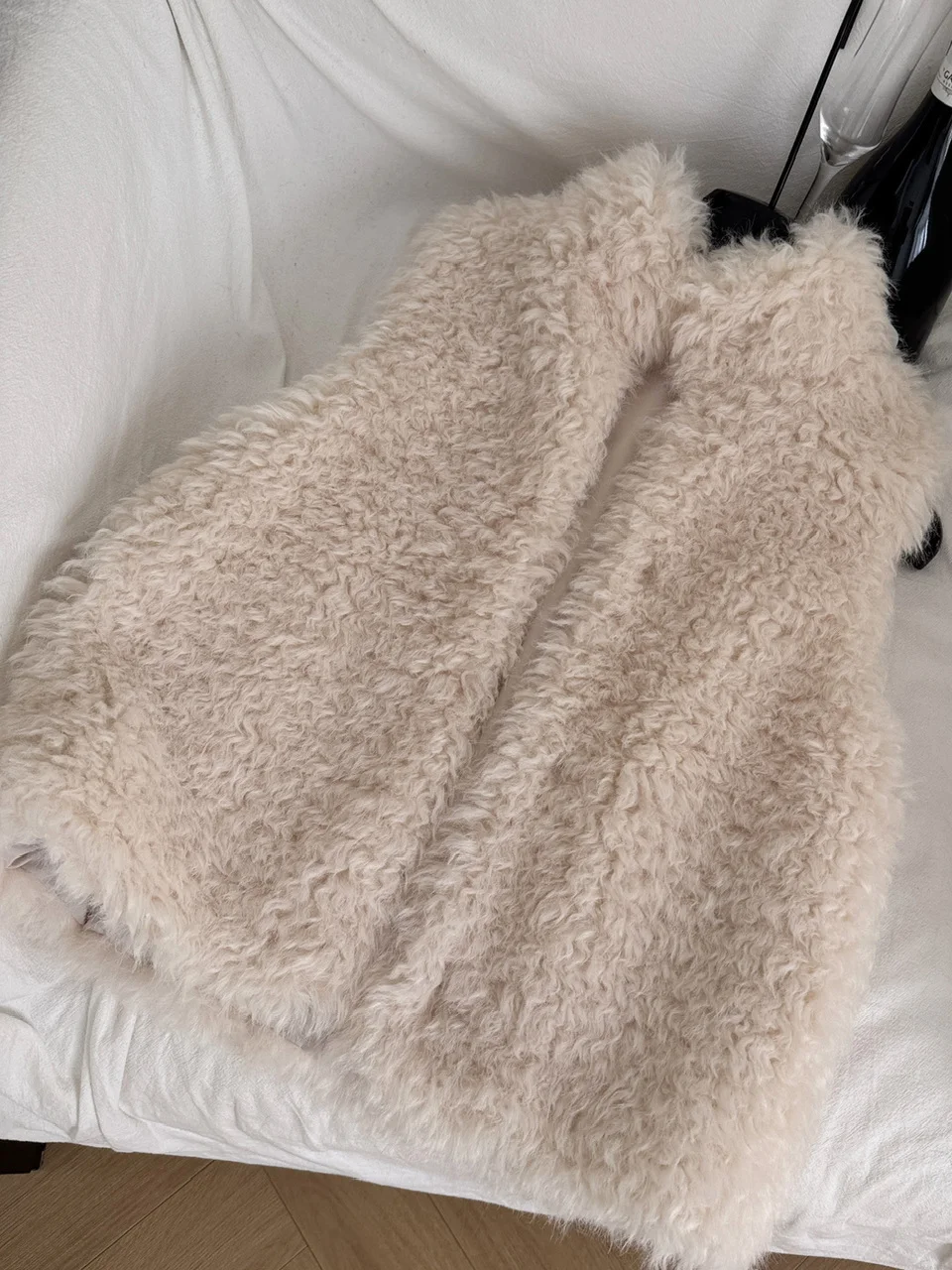   Luźna kamizelka z futra, damska, modna, nowość na zimę 2025, wykonana z włókna poliestrowego, 100% włókno elewolowy, wysoka jakość.