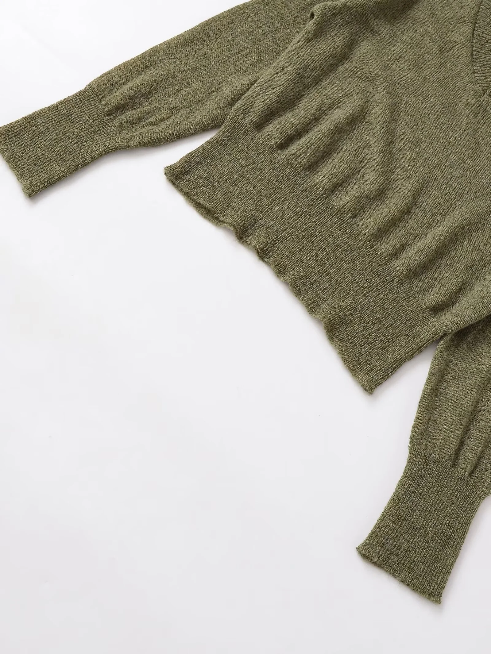 2025, Herbst Neue frauen Tragen Lässige Mode Einfache und Lose Vielseitig V-ausschnitt Langarm Abnehmen Gestrickte Pullover