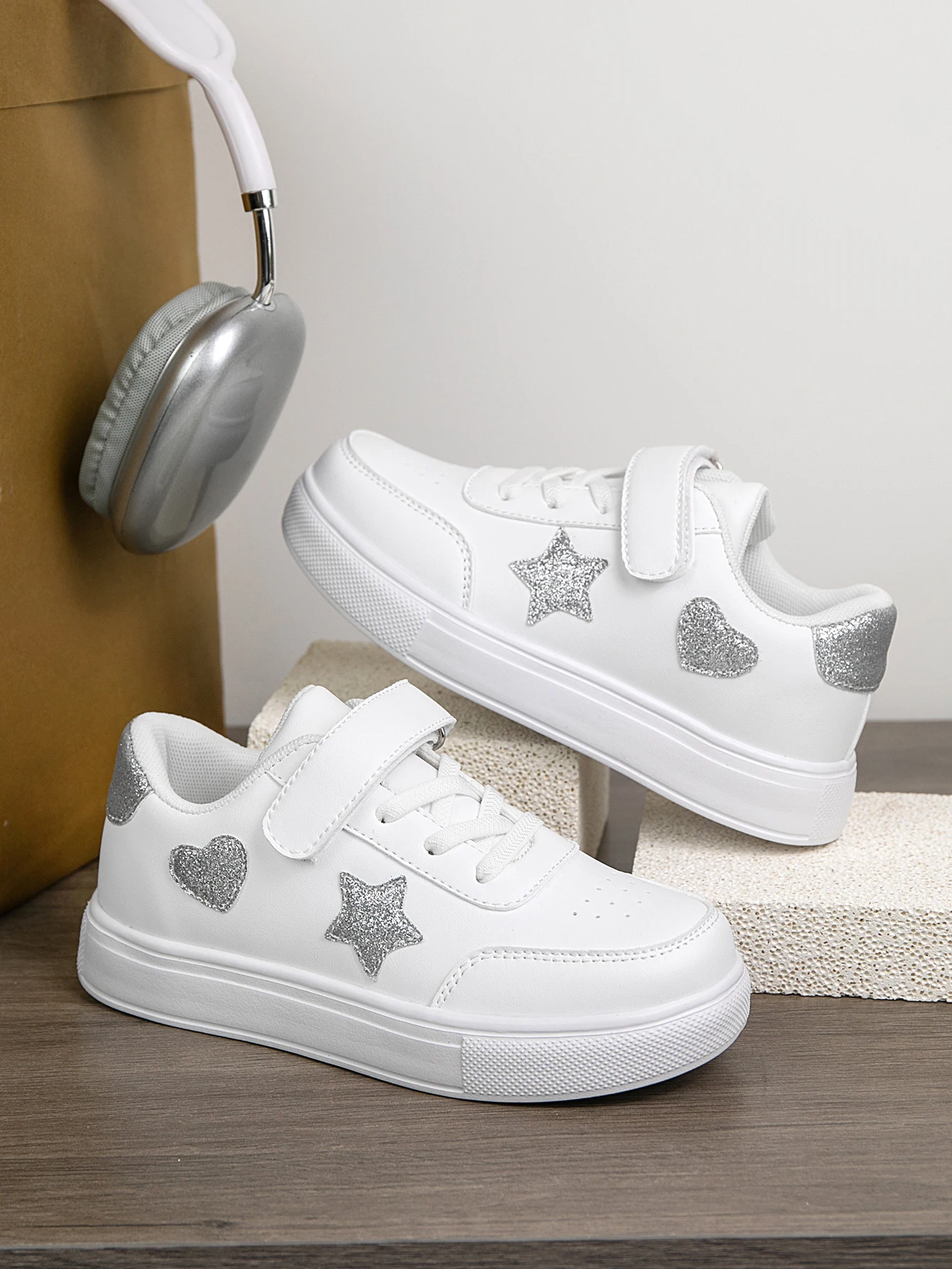 

Children's White Unisex Sneakers, All-Season Student White Shoes, Comfortable for Kidsren's Daily Play, Street Fashion Walking Shoes, Kidsren's Sports Shoes