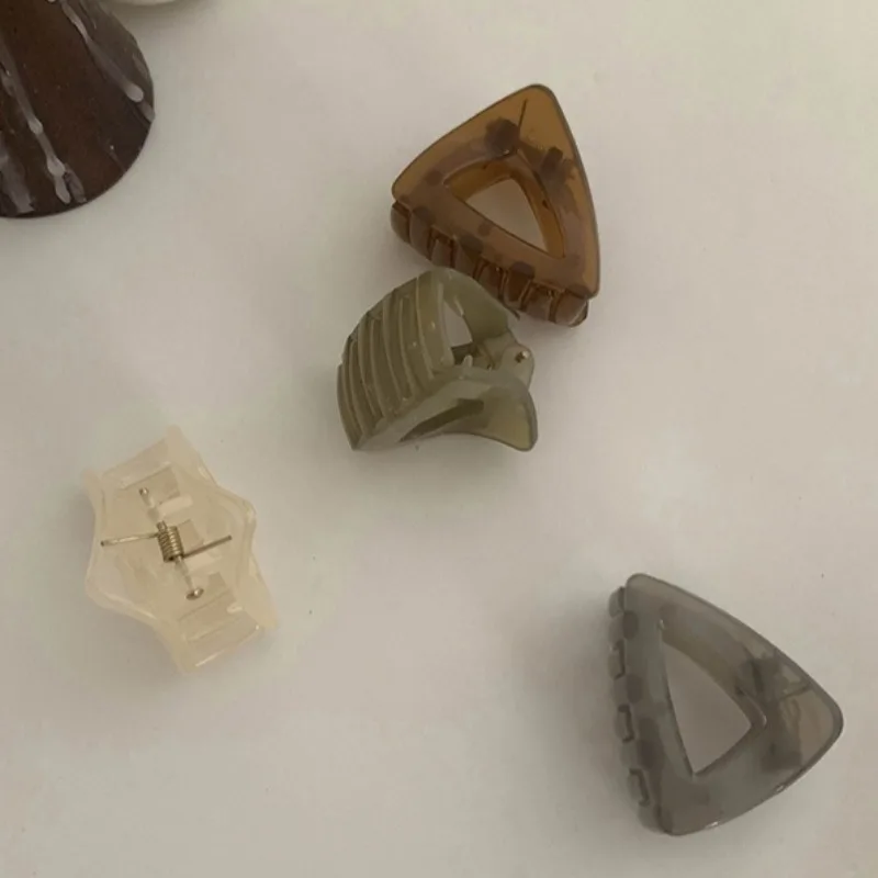 Accesorios para el cabello Acrílico transparente Triángulo geométrico Horquilla Cierre de cabello Pequeño Moda Retro Diamante Plástico Крабики Для Волос