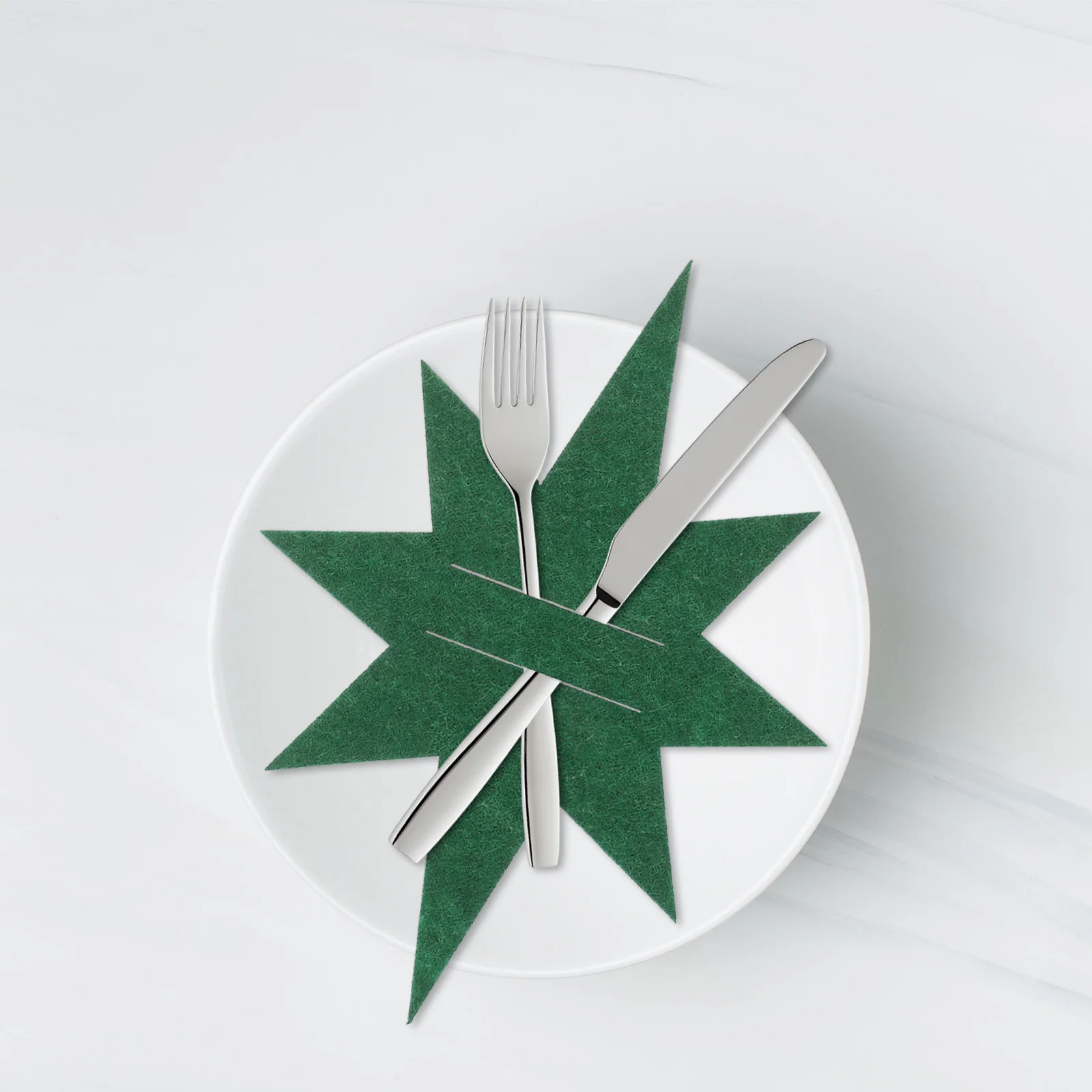 

8Pcs Christmas Cutlery Holder Tree Shape Decorative Tableware Bags Party Supplies Christmas Atmosphere Cutlery Holder for Party