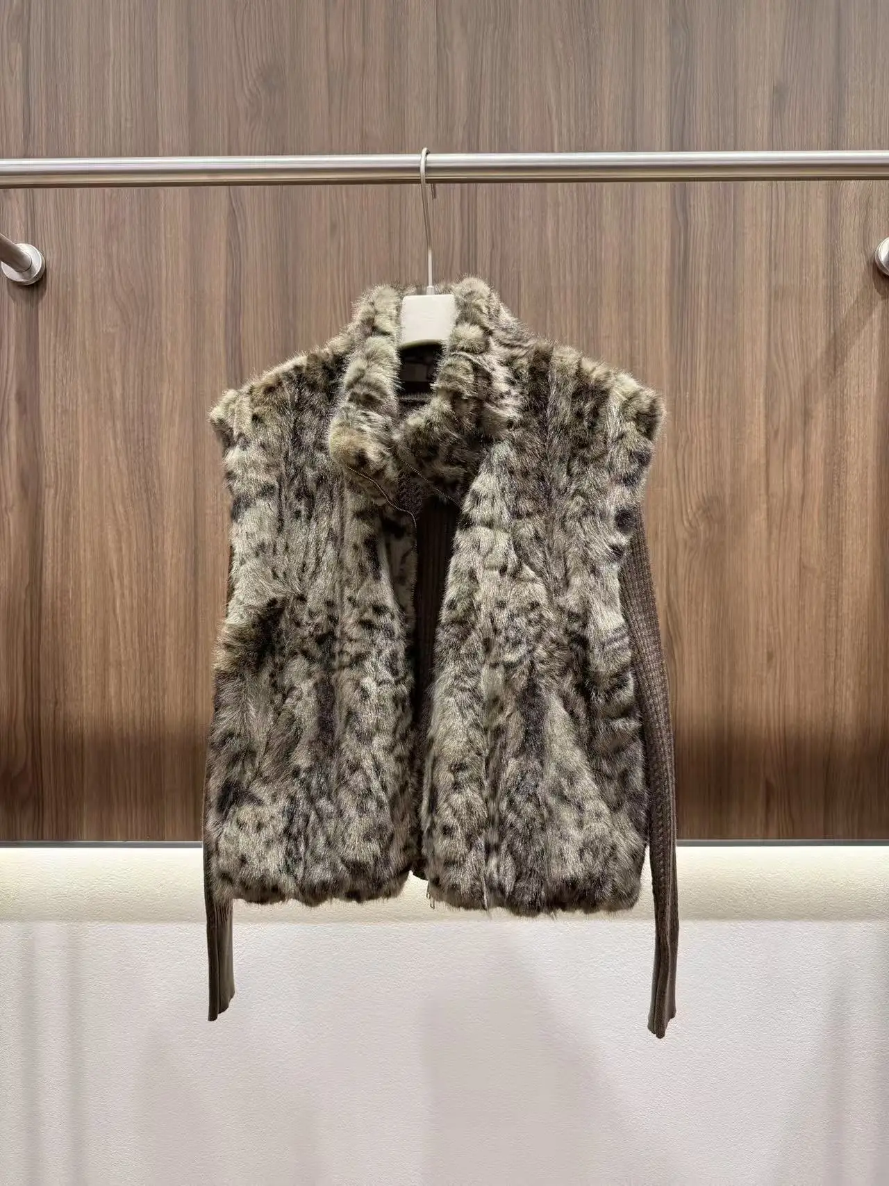 Environmentally friendly fur leopard print jacket, 2026 winter new style, elegant and versatile short women's coat