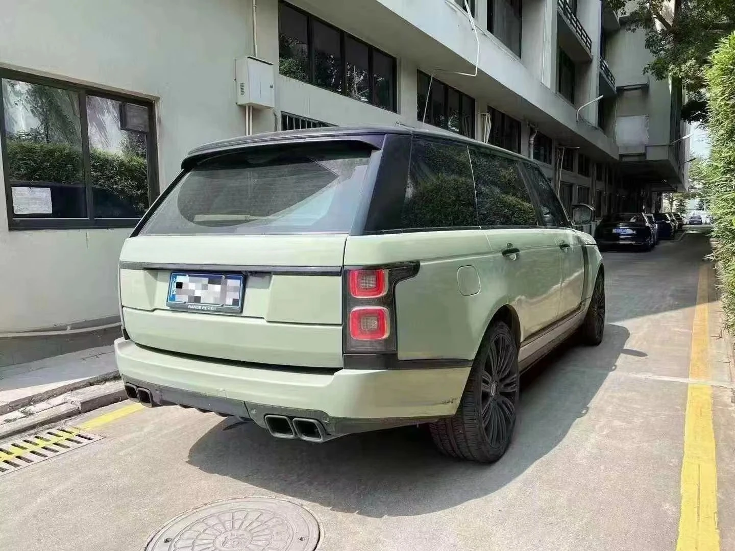 For  Range Rover Executive Body Kit for a New Look Low-rise SVO Body Kit