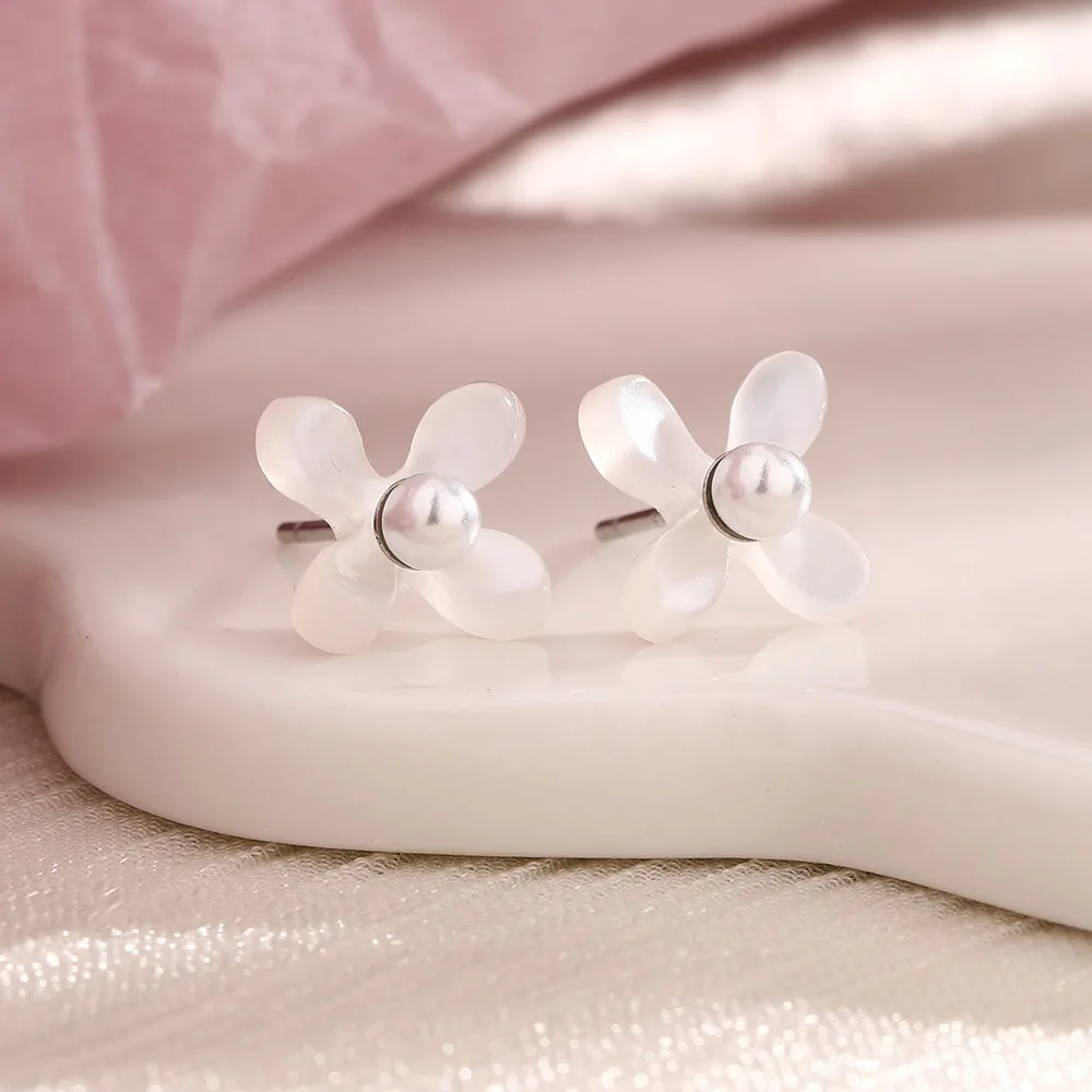 

Love Stud Earrings Peach Heart New Retro Stud Earrings for Women 2025 New