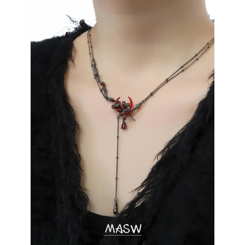 MASW التصميم الأصلي 2025 الاتجاه سلسلة كول الأسود الأفعى الأحمر القمر قلادة للنساء فتاة هدية مجوهرات الأزياء والاكسسوارات jd;2